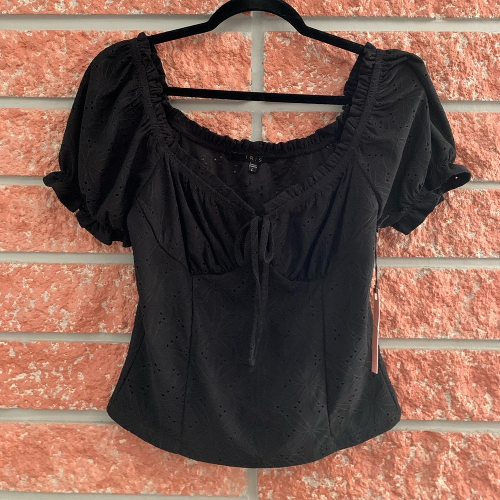 🌟 Iris black top
